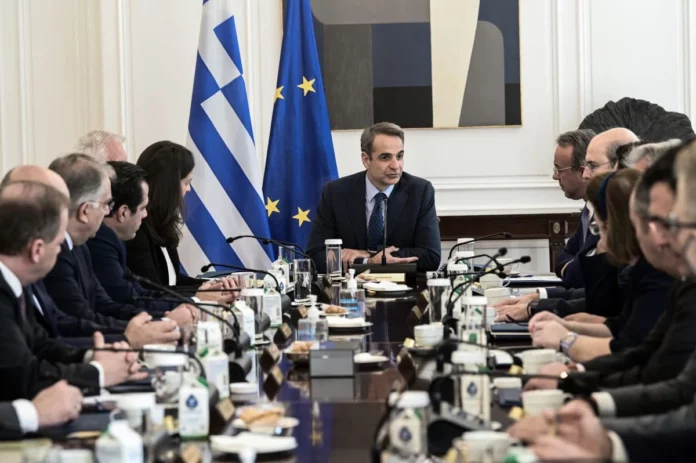 Μετριούνται στα δάκτυλα του ενός χεριού τα «γαλάζια» στελέχη που στηρίζουν δημοσίως την κυβέρνηση