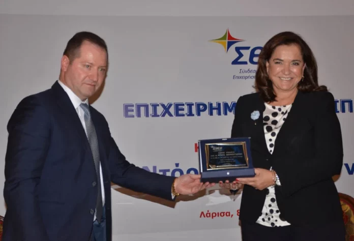 Πέταξαν 1,5 εκατ. στη «σπηλιά του …Νταβέλη» – Μιντιάρχης με κρατικό χρήμα ο κουμπάρος