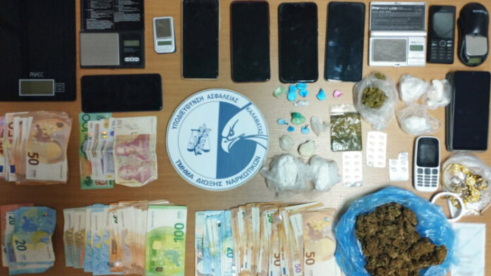 Σπείρα διακινητών κοκαΐνης και κάνναβης είχε έσοδα 100.000 ευρώ