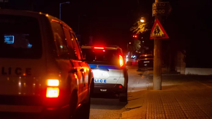 Χανιά: Τον βρήκαν γυμνό και πεσμένο στο δρόμο στο κέντρο της πόλης