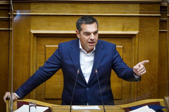 Τσίπρας σε Μητσοτάκη: Παρακολουθούσε και η ΕΥΠ τους «33» της λίστας του Predator;