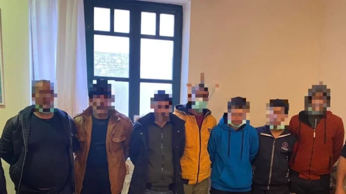 Κρήτη: Ως και 4.000 ευρώ το άτομο πήραν οι 7 διακινητές που μετέφεραν παράνομα 483 μετανάστες στην Παλαιόχωρα