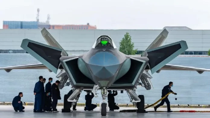 J-20: Για πρώτη φορά εμφανίστηκε το κινεζικό F-22-(VIDEO-ΦΩΤΟ)