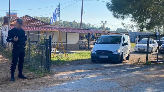 Μεσσήνη: «Η Αστυνομία μας έβαλε σε σκέψεις μήπως συνέβη τελικά κάτι άλλο» λέει γείτονας του ζευγαριού