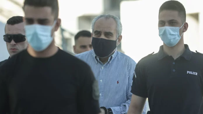 Δίκη «ψευτογιατρού»: 8 φορές ισόβια, 50 χρόνια κάθειρξη και 327.000 ευρώ χρηματική ποινή