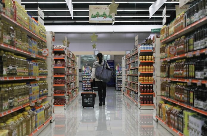 Πάτρα: Καταδρομική 20 ατόμων σε σούπερ μάρκετ – Αφαίρεσαν προϊόντα από τα ράφια και εξαφανίστηκαν