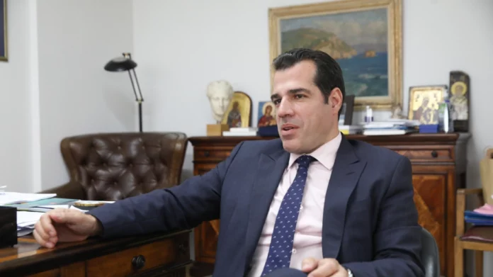 Θάνος Πλεύρης: Η απόφαση του ΣτΕ για τους ανεμβολιαστούς υγειονομικούς θα εφαρμοστεί με τρόπο που να μην δημιουργεί πρόβλημα στη δημόσια υγεία