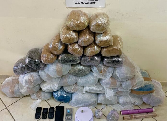 Θεσσαλονίκη: Ξαδέρφια έκρυβαν στο σπίτι 34 κιλά χασίς