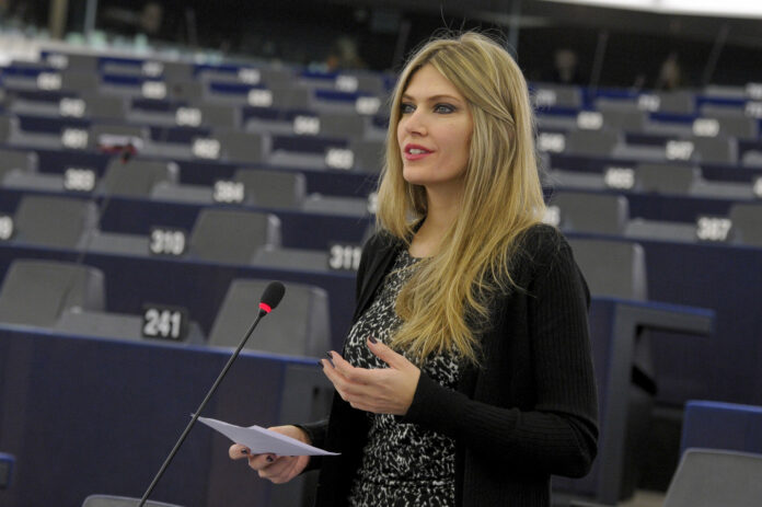 Συνελήφθη η Εύα Καϊλή για ξέπλυμα μαύρου χρήματος και διαφθορά, γράφουν βελγικά ΜΜΕ