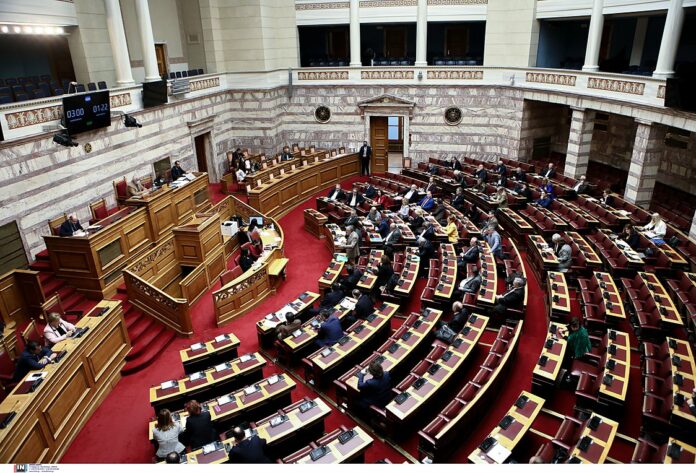 Υπερψηφίστηκε το νομοσχέδιο για την άρση του απορρήτου των επικοινωνιών – ΝΑΙ από τους 156 βουλευτές της Νέας Δημοκρατίας