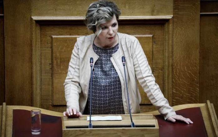 Γεροβασίλη: Πώς ονομάζεται το πολίτευμα όταν ο Πρωθυπουργός παρακολουθεί τους υπουργούς του;