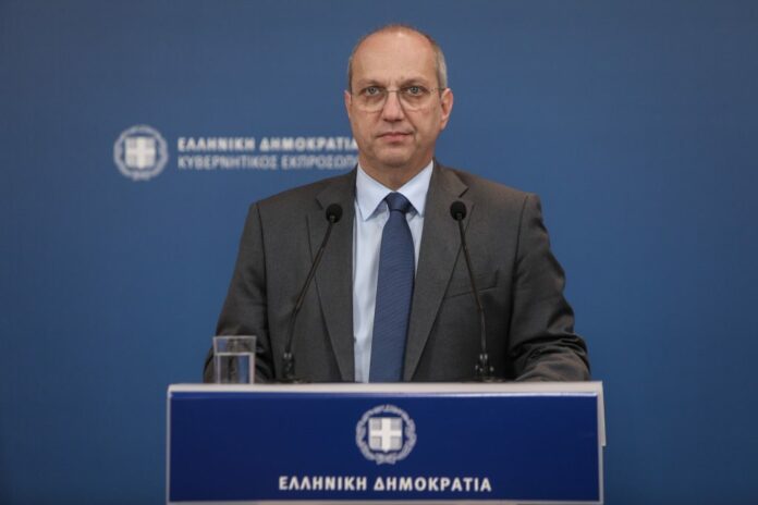 Ύβρεις κατά Ρεπόρτερ χωρίς Σύνορα και Politico από Οικονόμου (VIDEO)