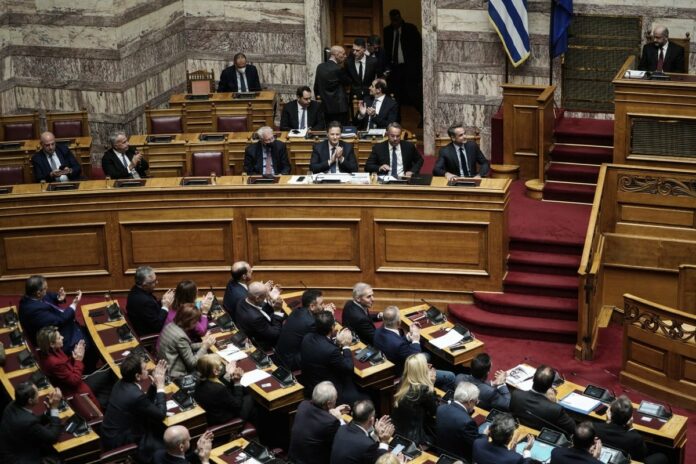 Το ξέφρενο πάρτι με τις απευθείας αναθέσεις συνεχίζεται – 8,5 δισ. σε δυόμισι χρόνια