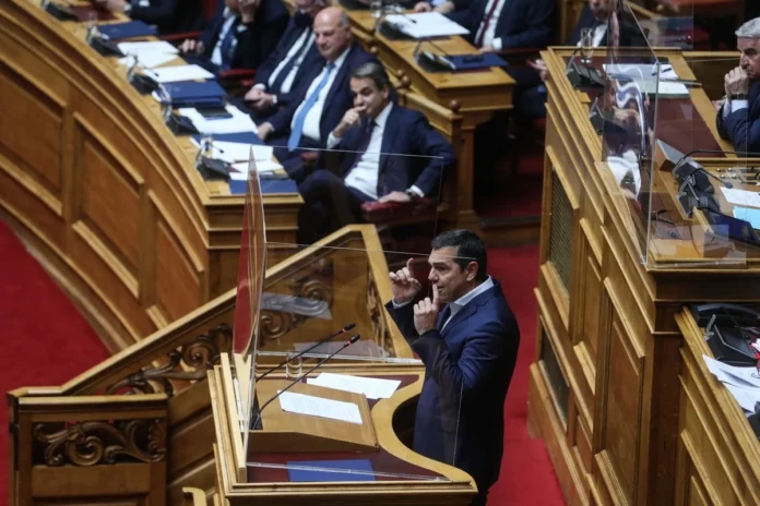 Τσίπρας: Η άτακτη φυγή Μητσοτάκη επιβεβαίωσε τις υποκλοπές της ΕΥΠ σε Χατζηδάκη και Φλώρο