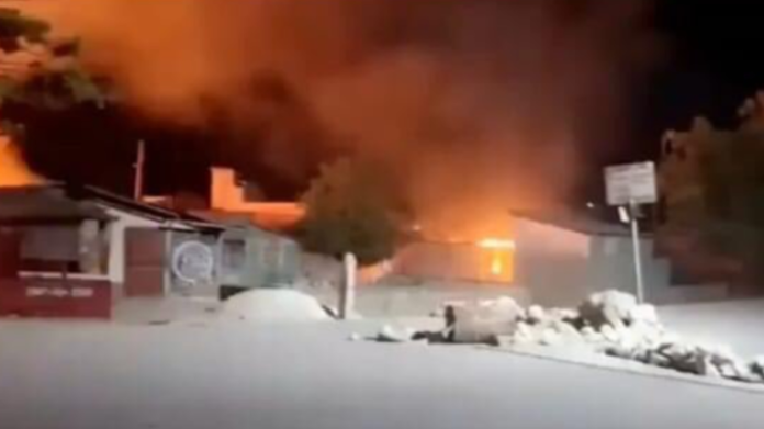 Αϊτή: Μέλη συμμορίας σκοτώνουν 12 πολίτες και πυρπολούν τα σπίτια τους – (VIDEO)