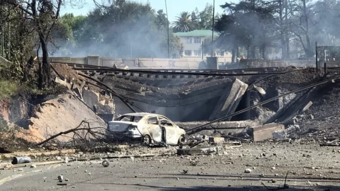 Νότια Αφρική: Εννέα νεκροί και 40 τραυματίες από έκρηξη βυτιοφόρου – (VIDEO)
