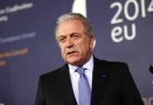 Η ελληνική σκιά του Qatargate: Ο Αβραμόπουλος, τα 75.000 ευρώ και ο έλεγχος για συμμετοχή σε εγκληματική οργάνωση