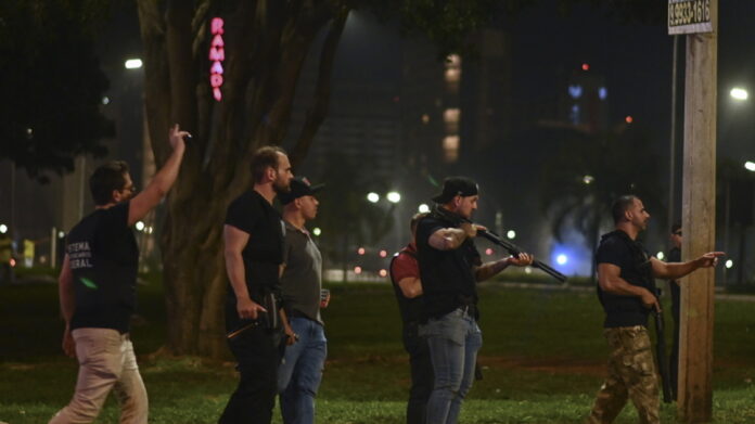 Βραζιλία: Άγριες «μάχες» μεταξύ οπαδών του Μπολσονάρου και αστυνομικών – Δείτε βίντεο