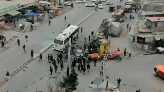 Αφγανιστάν: Τουλάχιστον 7 νεκροί από έκρηξη βόμβας με στόχο λεωφορείο