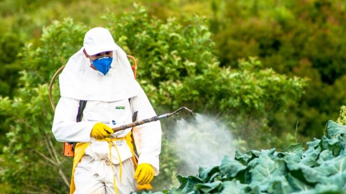 Γαλλία: Αποζημίωση 11.000€ της Bayer σε αγρότη για ζιζανιοκτόνο που του προκάλεσε νευρολογικά προβλήματα