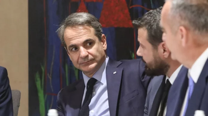 Πιέζεται ασφυκτικά ο Κυριάκος από το σκάνδαλο Κατάρ