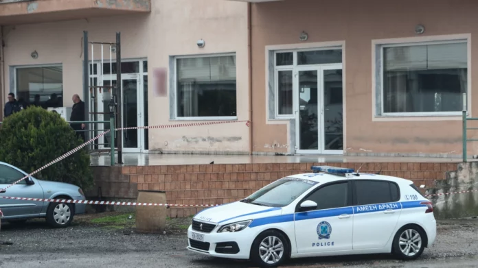 Θεσσαλονίκη: Σε διαθεσιμότητα ο αστυνομικός που πυροβόλησε τον 16χρονο Ρομά