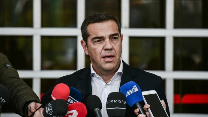 Ο Α.Τσίπρας ζήτησε την παραίτηση του Κ.Μητσοτάκη για τις παρακολουθήσεις υπουργών – «Δεν μπορεί να σταθεί ούτε μέρα»