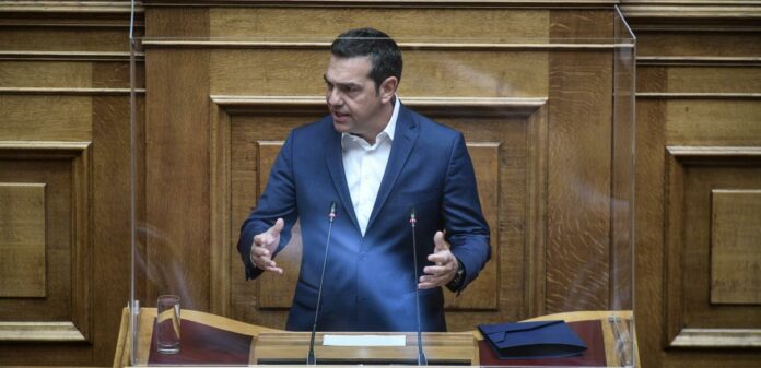 Βουλή: Α. Τσίπρας σε Κ. Μητσοτάκη: “Δεν ντρέπεσαι που παρακολουθούσες τον αρχηγό ΓΕΕΘΑ;”