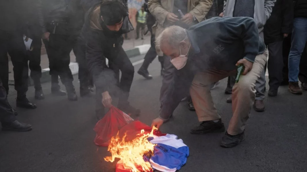 075_nikoubazl-iranchar230108_npjEk