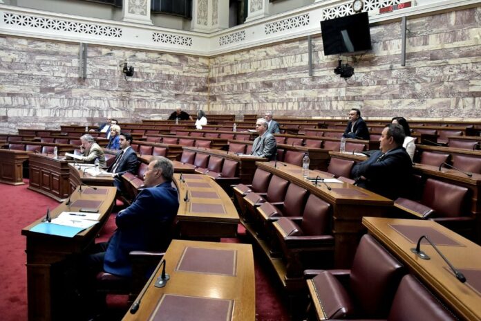 «Γαλάζιο» μπλόκο στην ενημέρωση Ράμμου στη Βουλή – Αποχώρησε ο ΣΥΡΙΖΑ από την Επιτροπή Θεσμών και Διαφάνειας