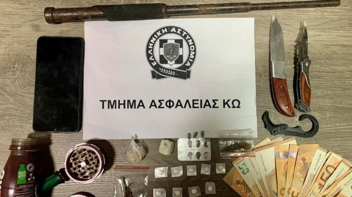 Κως: Τρεις συλλήψεις για διακίνηση ναρκωτικών και οπλοκατοχή