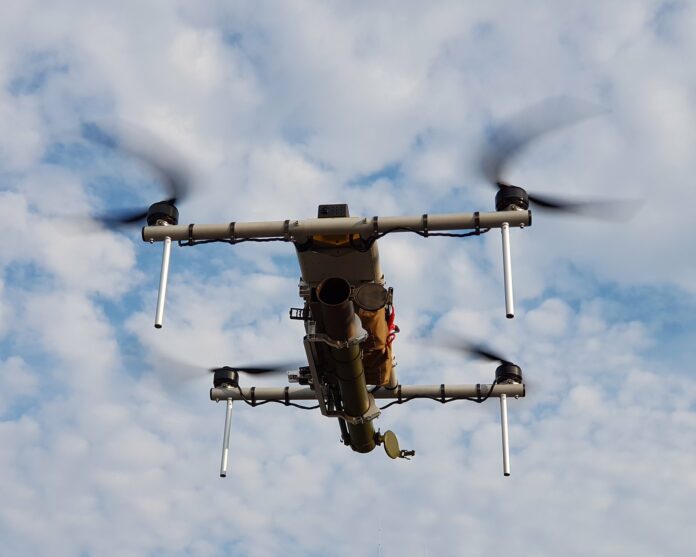 Ρωσικό τετρακόπτερο UAV αποδεκατίζει με χειροβομίδες ελεύθερης πτώσης τους Ουκρανούς-(VIDEO)