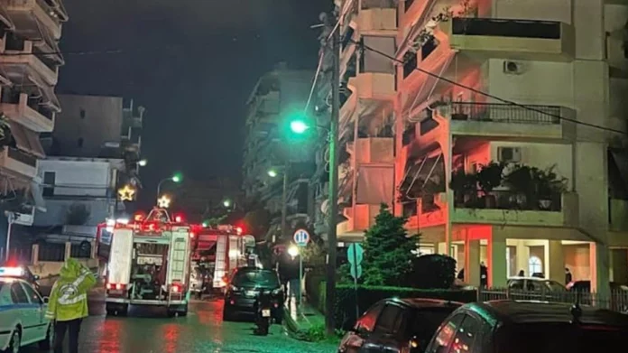 Αγρίνιο: 35χρονος έκαψε το σπίτι του και έκανε βουτιά στο κενό από την ταράτσα-(ΦΩΤΟ)
