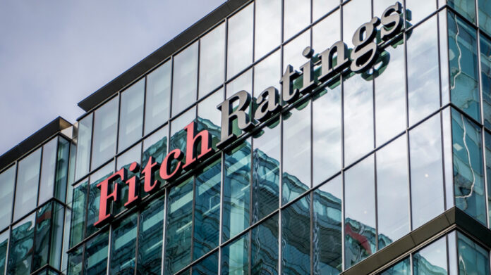 Ο οίκος πιστοληπτικής αξιολόγησης Fitch αναβαθμίζει το αξιόχρεο της Ελλάδας