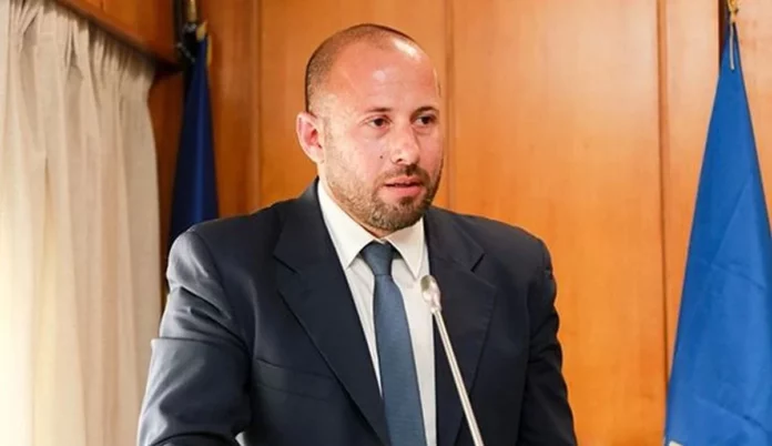 Ζητάει και τα ρέστα ο Κουτούπης μετά το φαγοπότι – «Επιστρατεύει» τον Κούγια για μηνύσεις