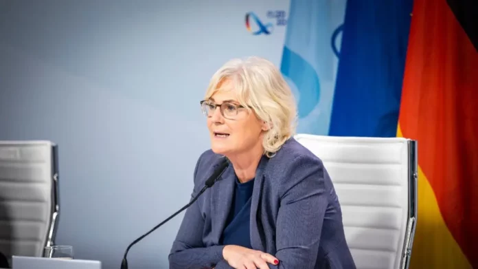 Γερμανία: Την παραίτησή της υπέβαλε η υπουργός Άμυνας Λάμπρεχτ