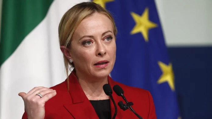 Ιταλία: Τέλος στα μειωμένα καύσιμα βάζει η Μελόνι – «Τα χρήματα θα δοθούν για μέτρα κοινωνικής στήριξης»