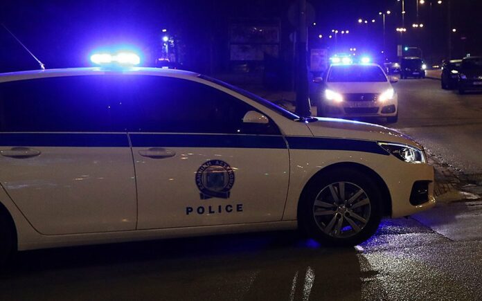 Έκρηξη σε κλιμακοστάσιο πολυκατοικίας στην Πτολεμαΐδα – Εντοπίστηκε μπιτόνι με εύφλεκτο υλικό