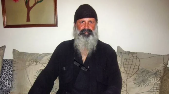 Τέως Βασιλιάς Κωνσταντίνος: Ψευδοεπίσκοπος από την Αχαΐα παρουσιάστηκε στο Τατόι ζητώντας να τελέσει τρισάγιο