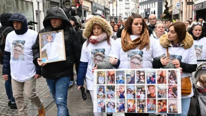 Γαλλία: «Λευκή πορεία» για την αυτοκτονία 13χρονου μαθητή – θύμα σχολικού εκφοβισμού