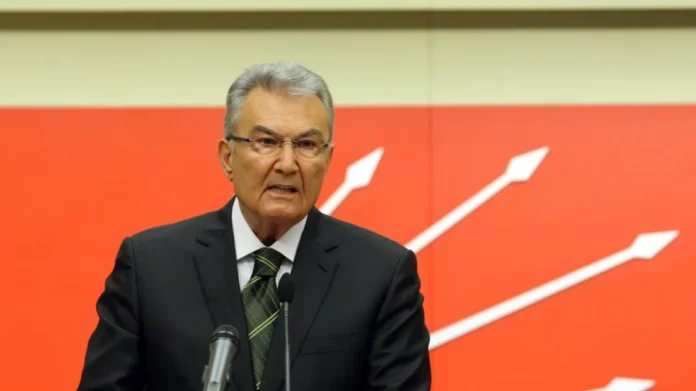 Πέθανε ο Ντενίζ Μπαϊκάλ, πρώην πρόεδρος του τουρκικού CHP και υπουργός Εξωτερικών