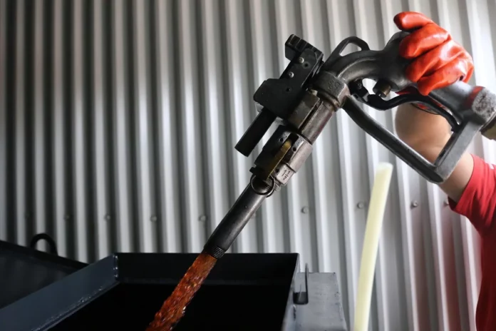 Πετρέλαιο θέρμανσης: Από 13 Οκτωβρίου η διάθεσή του με τιμή πάνω από 1,5 ευρώ – Τι θα γίνει με την επιδότηση στην αντλία