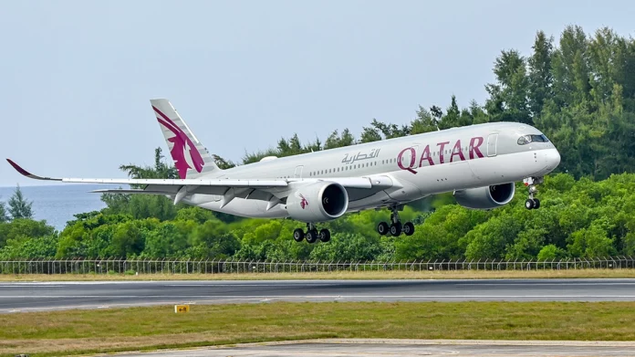 Χάος σε αεροσκάφος της Qatar Airways που έχασε απότομα ύψος – «Αυτό ήταν… θα συντριβούμε»