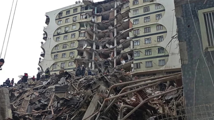 Σεισμός 7,7 Ρίχτερ ξανά στην Τουρκία-(VIDEO)