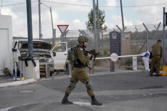 Ισραήλ: Στρατιώτες πυροβόλησαν και σκότωσαν έναν Παλαιστίνιο που πήγε να τους μαχαιρώσει