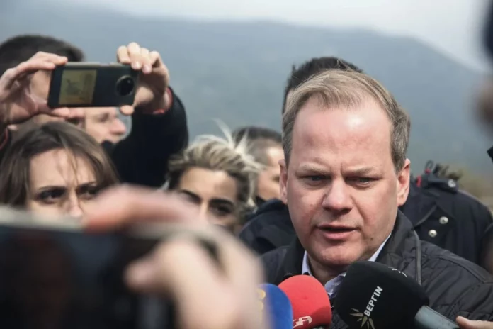 Κώστας Καραμανλής: «Wanted»