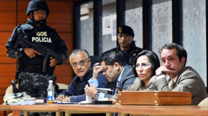 Ισημερινός: Πρώην υπουργός καταδικασμένη για διαφθορά διαφεύγει στη Βενεζουέλα
