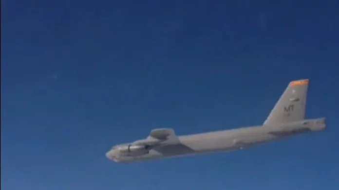 Ρωσικό Su-35 απογειώθηκε για να αναχαιτίσει βομβαρδιστικό B-52 πάνω από τη Βαλτική