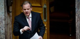 Εξαφανισμένος ο Καραμανλής – Καμία δήλωση μέχρι τώρα για τη φονική σύγκρουση των τρένων