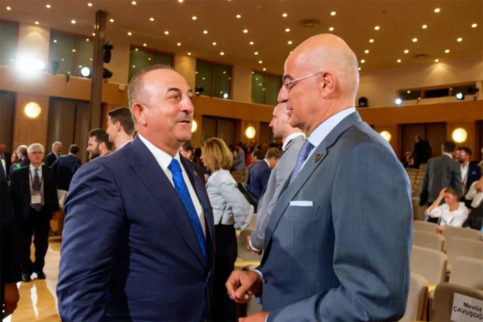 Πήρε φωτιά το κρανίο του Νίκου Δένδια